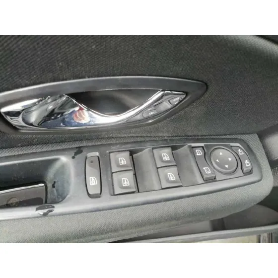 RENAULT MEGANE III BERLINA 5 P '2015 1.2 16V NEGRO