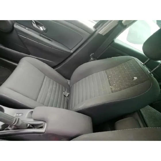RENAULT MEGANE III BERLINA 5 P '2015 1.2 16V NEGRO