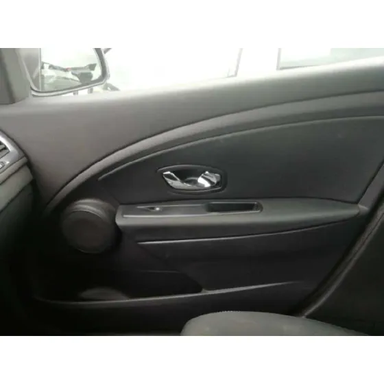 RENAULT MEGANE III BERLINA 5 P '2015 1.2 16V NEGRO