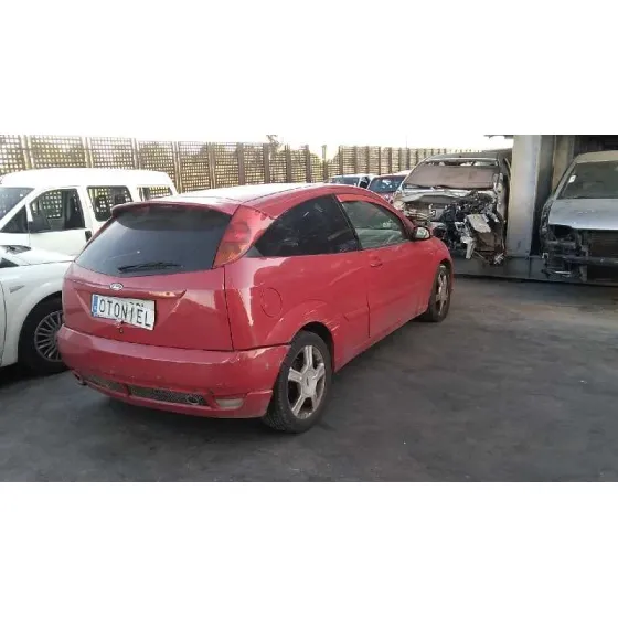 FORD FOCUS BERLINA (CAK) 2002 TREND ROJO
