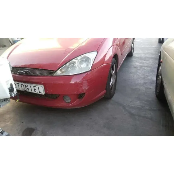 FORD FOCUS BERLINA (CAK) 2002 TREND ROJO