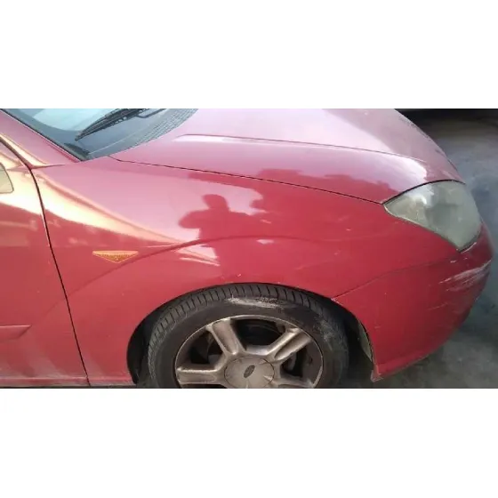 FORD FOCUS BERLINA (CAK) 2002 TREND ROJO