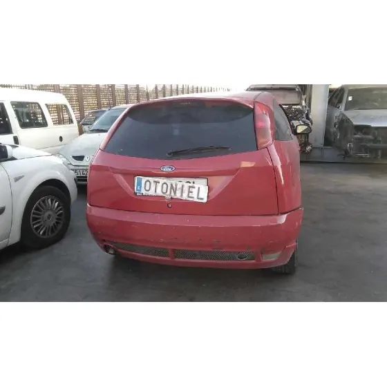 FORD FOCUS BERLINA (CAK) 2002 TREND ROJO