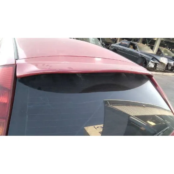 FORD FOCUS BERLINA (CAK) 2002 TREND ROJO