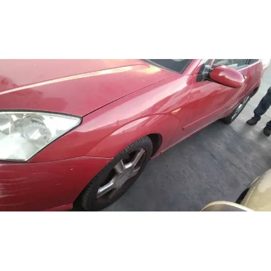FORD FOCUS BERLINA (CAK) 2002 TREND ROJO