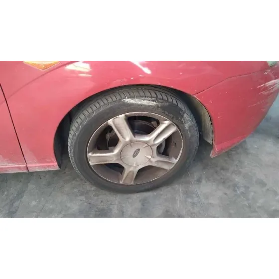 FORD FOCUS BERLINA (CAK) 2002 TREND ROJO