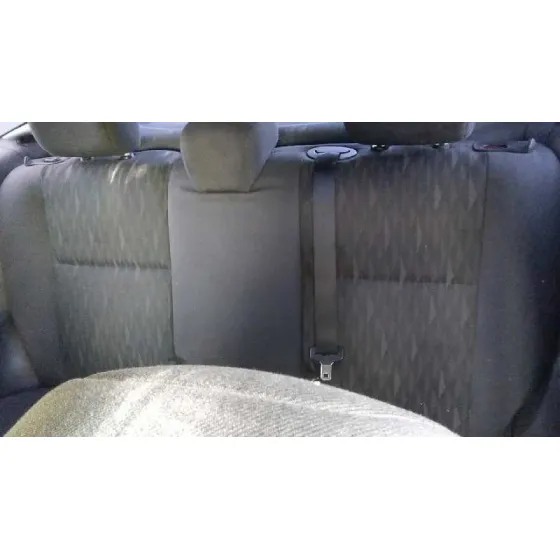 FORD FOCUS BERLINA (CAK) 2002 TREND ROJO