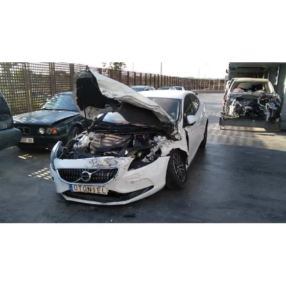 VOLVO V40 '2017 INSCRIPTION BLANCO