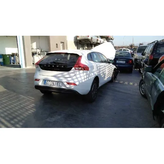 VOLVO V40 '2017 INSCRIPTION BLANCO