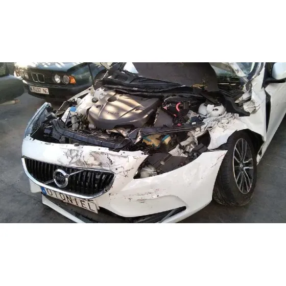 VOLVO V40 '2017 INSCRIPTION BLANCO