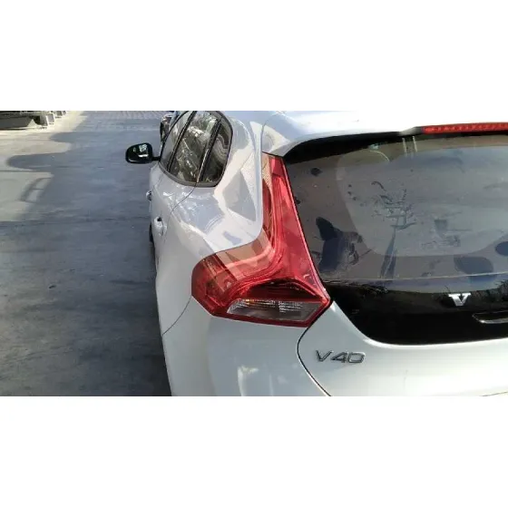 VOLVO V40 '2017 INSCRIPTION BLANCO