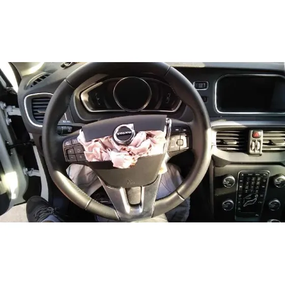 VOLVO V40 '2017 INSCRIPTION BLANCO