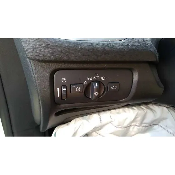 VOLVO V40 '2017 INSCRIPTION BLANCO