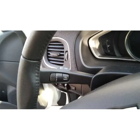 VOLVO V40 '2017 INSCRIPTION BLANCO