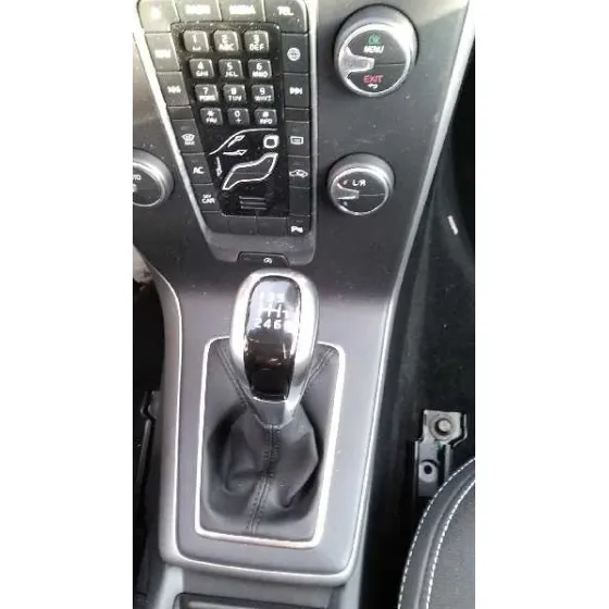 VOLVO V40 '2017 INSCRIPTION BLANCO
