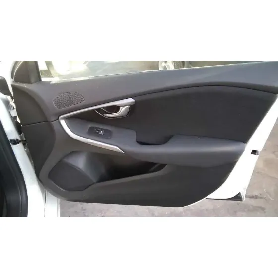 VOLVO V40 '2017 INSCRIPTION BLANCO