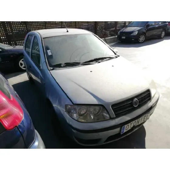 FIAT PUNTO BERLINA (188) '2004 1.3 16V MULTIJET FEEL AZUL CLARO
