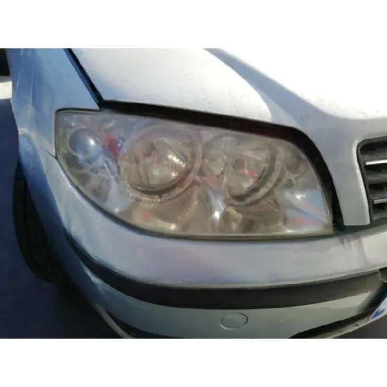 FIAT PUNTO BERLINA (188) '2004 1.3 16V MULTIJET FEEL AZUL CLARO
