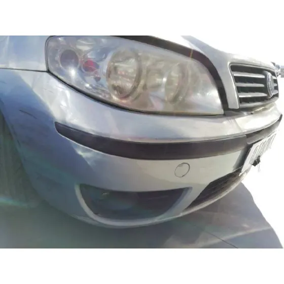 FIAT PUNTO BERLINA (188) '2004 1.3 16V MULTIJET FEEL AZUL CLARO