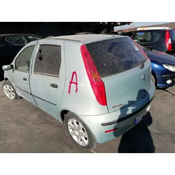 FIAT PUNTO BERLINA (188) '2004 1.3 16V MULTIJET FEEL AZUL CLARO