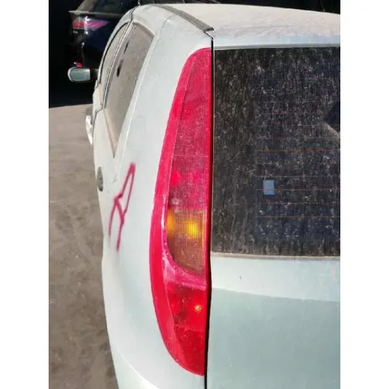 FIAT PUNTO BERLINA (188) '2004 1.3 16V MULTIJET FEEL AZUL CLARO