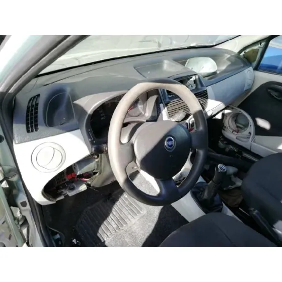 FIAT PUNTO BERLINA (188) '2004 1.3 16V MULTIJET FEEL AZUL CLARO