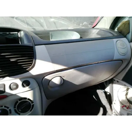 FIAT PUNTO BERLINA (188) '2004 1.3 16V MULTIJET FEEL AZUL CLARO
