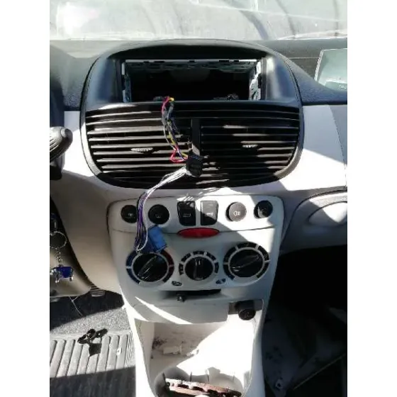 FIAT PUNTO BERLINA (188) '2004 1.3 16V MULTIJET FEEL AZUL CLARO