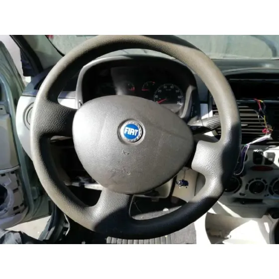 FIAT PUNTO BERLINA (188) '2004 1.3 16V MULTIJET FEEL AZUL CLARO
