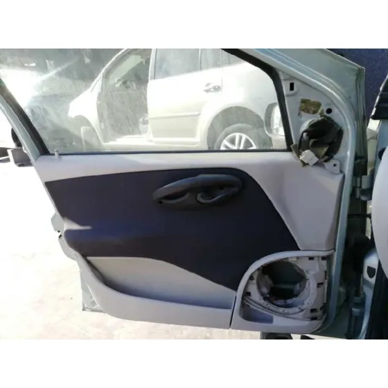 FIAT PUNTO BERLINA (188) '2004 1.3 16V MULTIJET FEEL AZUL CLARO