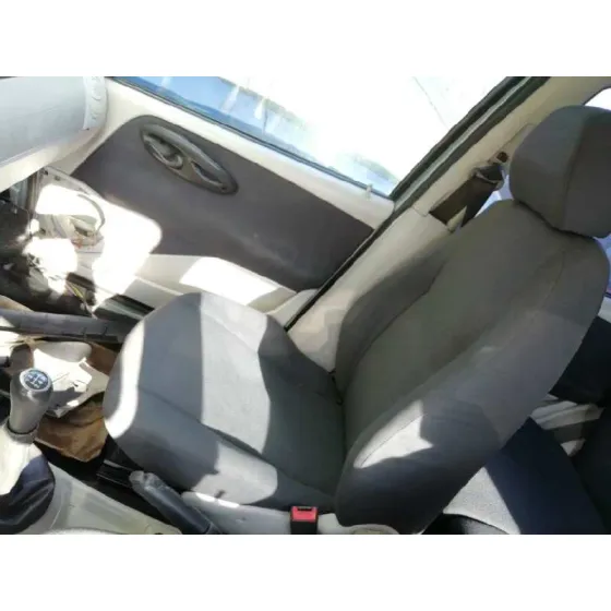 FIAT PUNTO BERLINA (188) '2004 1.3 16V MULTIJET FEEL AZUL CLARO