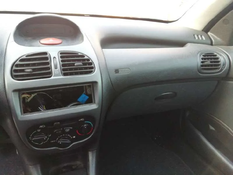 PEUGEOT 206 BERLINA PEUGEOT 206 BERLINA '2002 XS AZUL 1998