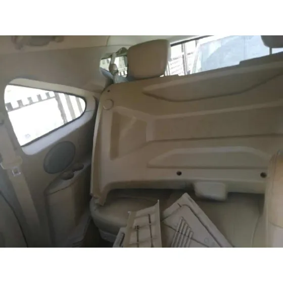 SSANGYONG RODIUS '2012 XDI NEGRO