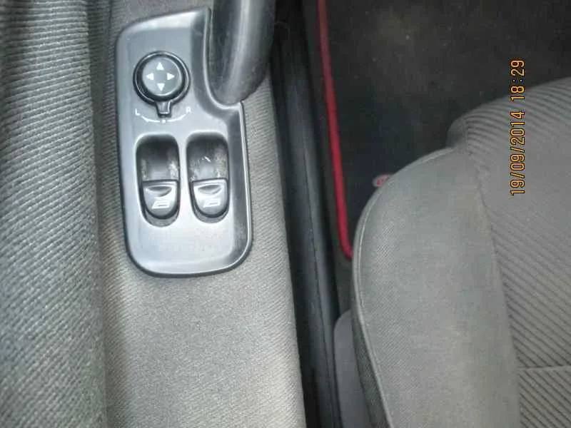 ALFA ROMEO 147 (190) ALFA ROMEO 147 (190) '2003 1.9 JTD CAT NEGRO 2000