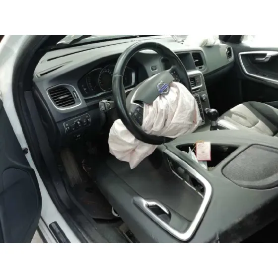 VOLVO S60 LIM. '2014 MOMENTUM BLANCO