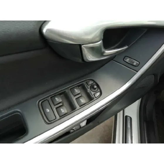 VOLVO S60 LIM. '2014 MOMENTUM BLANCO