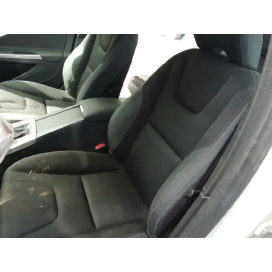 VOLVO S60 LIM. '2014 MOMENTUM BLANCO