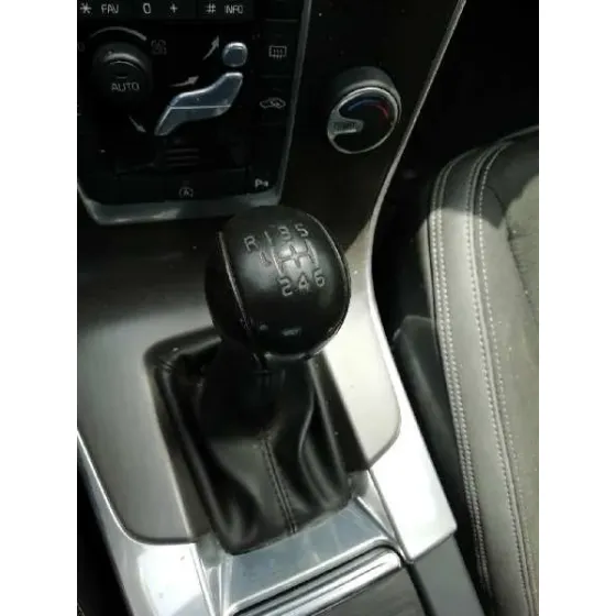 VOLVO S60 LIM. '2014 MOMENTUM BLANCO