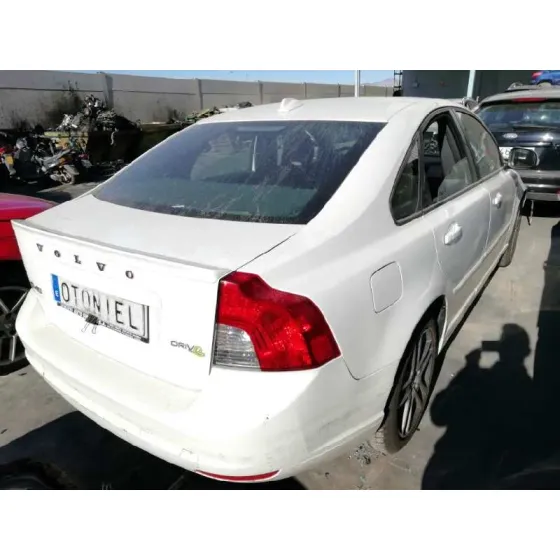 VOLVO S40 BERLINA '2010 1.6 DIESEL CAT BLANCO