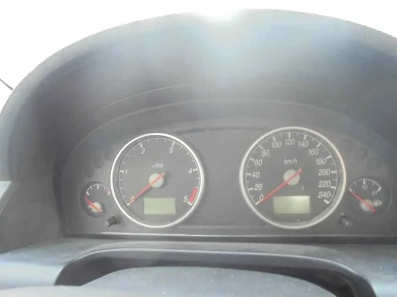 FORD MONDEO BERLINA (GE) FORD MONDEO BERLINA (GE) '2001 AMBIENTE NEGRO 2000