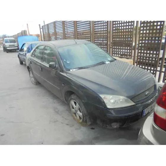 FORD MONDEO BERLINA (GE) '2001 AMBIENTE NEGRO