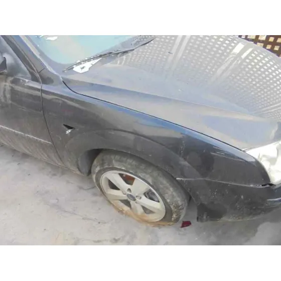 FORD MONDEO BERLINA (GE) '2001 AMBIENTE NEGRO