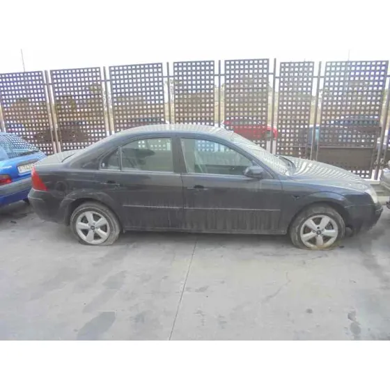 FORD MONDEO BERLINA (GE) '2001 AMBIENTE NEGRO