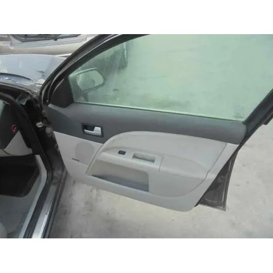 FORD MONDEO BERLINA (GE) '2001 AMBIENTE NEGRO
