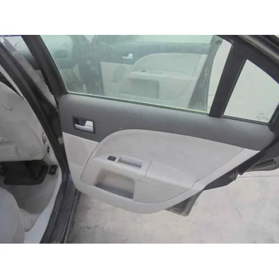 FORD MONDEO BERLINA (GE) '2001 AMBIENTE NEGRO