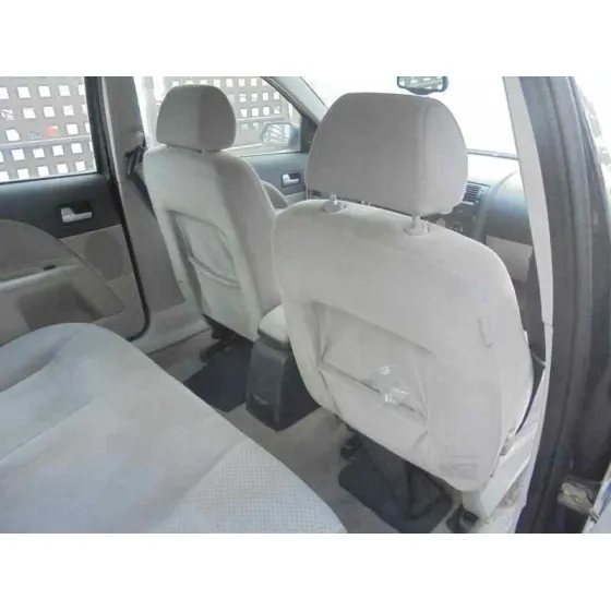 FORD MONDEO BERLINA (GE) '2001 AMBIENTE NEGRO