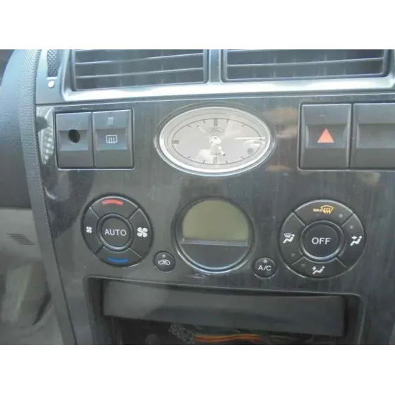 FORD MONDEO BERLINA (GE) '2001 AMBIENTE NEGRO
