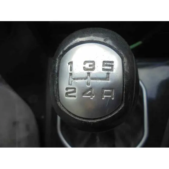 FORD MONDEO BERLINA (GE) '2001 AMBIENTE NEGRO
