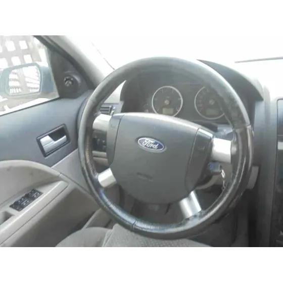 FORD MONDEO BERLINA (GE) '2001 AMBIENTE NEGRO