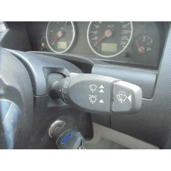 FORD MONDEO BERLINA (GE) '2001 AMBIENTE NEGRO